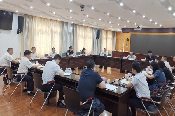 中小擔保領(lǐng)導到農(nóng)業(yè)銀行桂平支行參加金融座談會