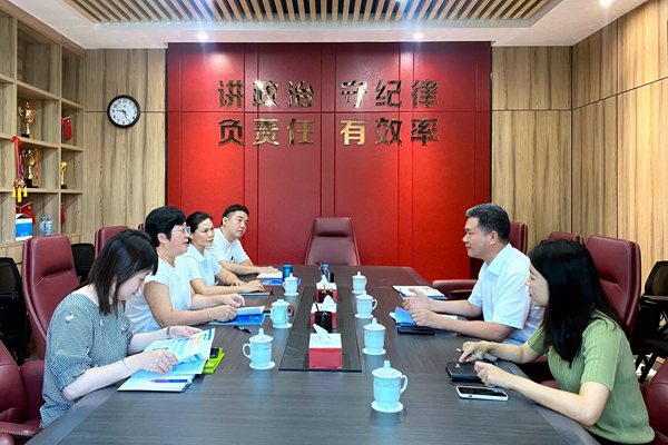 中小擔保領(lǐng)導拜訪廣西區(qū)直住房公積金管理中心